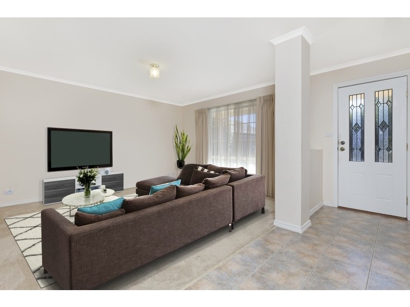 24 Hilltop Way, Gisborne VIC 3437