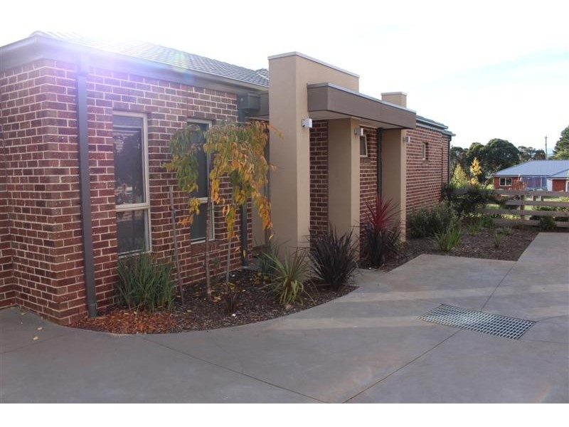 2/6 Francis Crescent, Gisborne VIC 3437