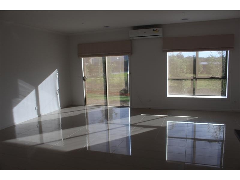 2/6 Francis Crescent, Gisborne VIC 3437