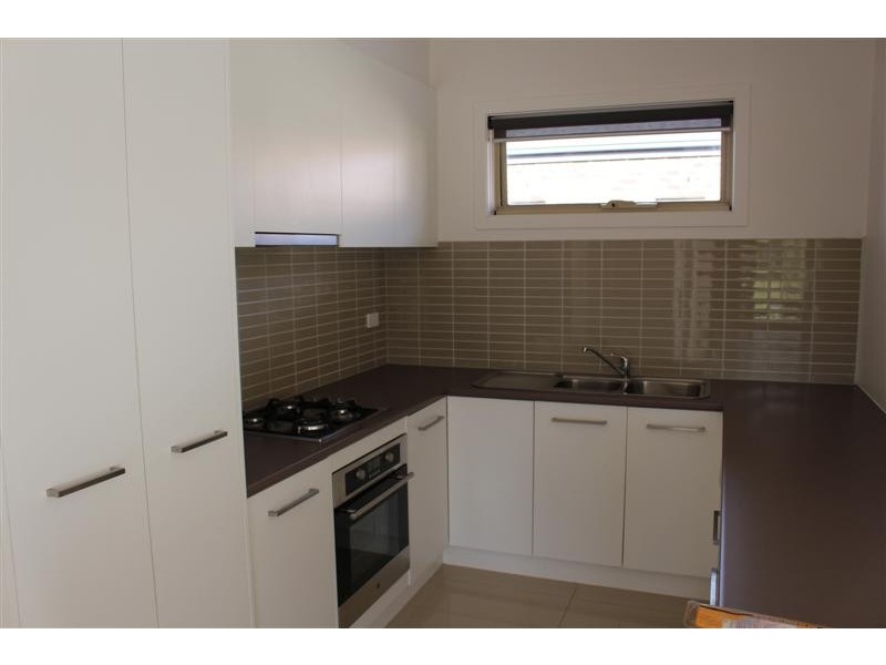 2/6 Francis Crescent, Gisborne VIC 3437