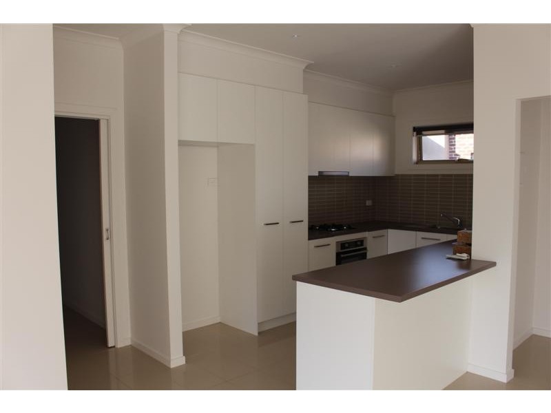 2/6 Francis Crescent, Gisborne VIC 3437