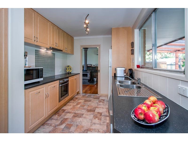 18 Turanga Road, Gisborne VIC 3437