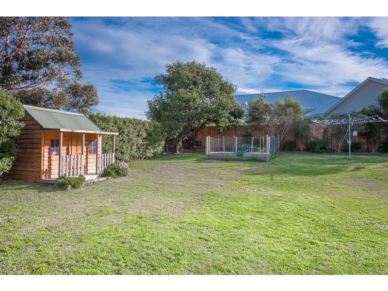 18 Turanga Road, Gisborne VIC 3437