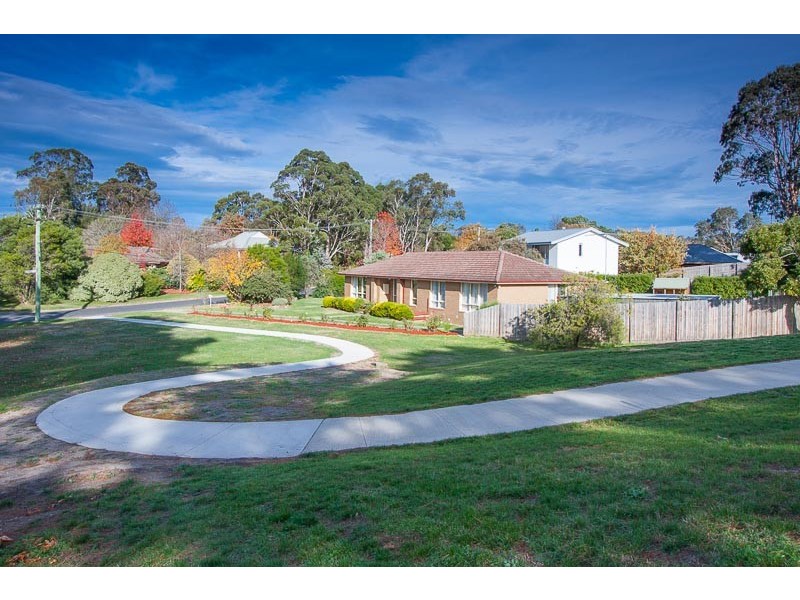 18 Turanga Road, Gisborne VIC 3437