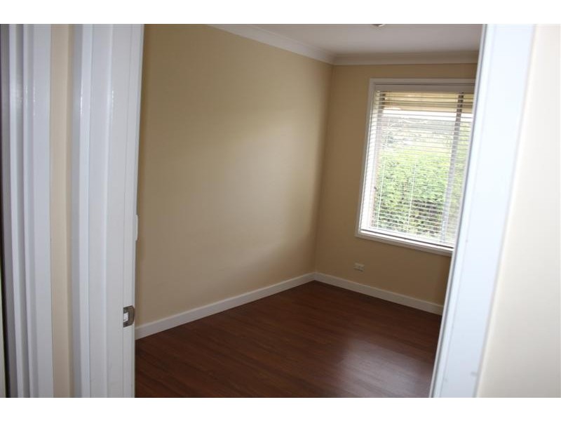 17 Howey Street, Gisborne VIC 3437