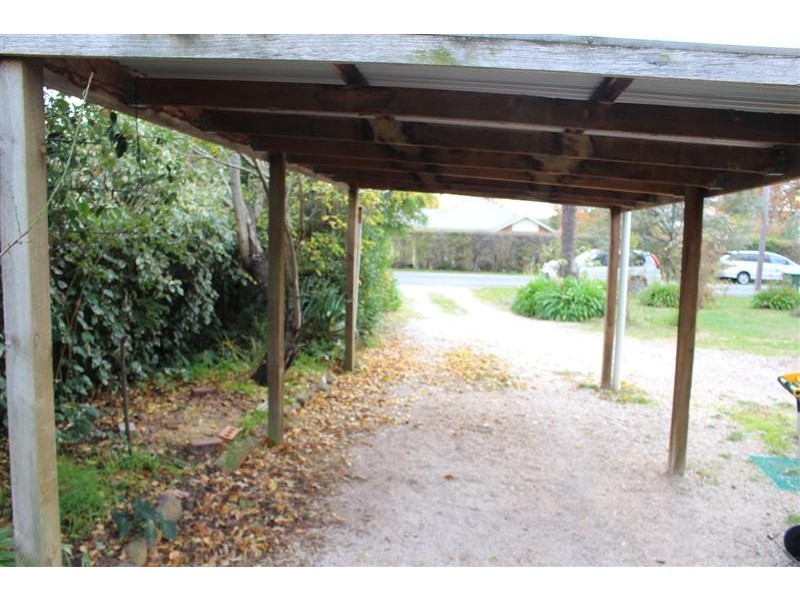 17 Howey Street, Gisborne VIC 3437