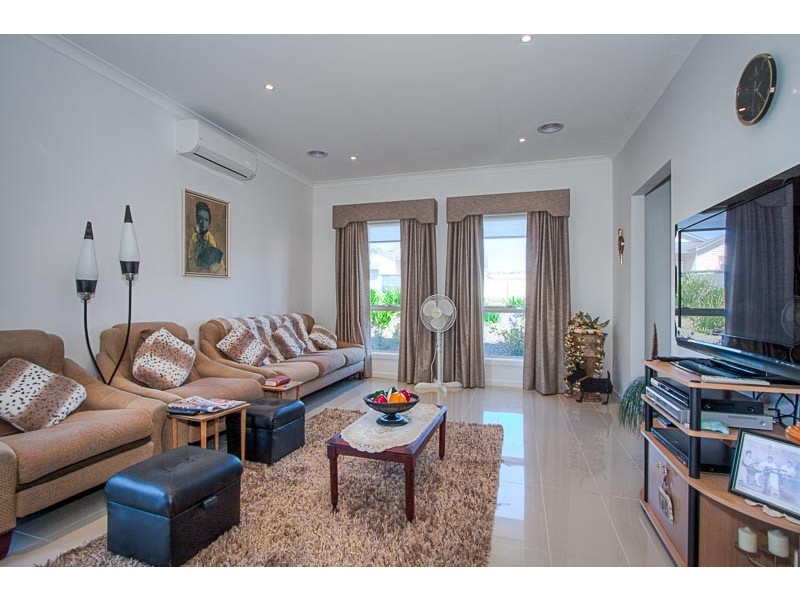 Unit 5/4 Francis Crescent, Gisborne VIC 3437