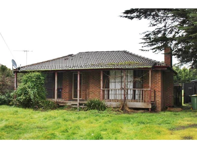 35 Main Road, Romsey VIC 3434