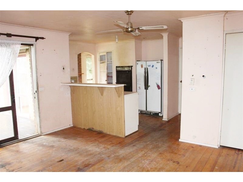 35 Main Road, Romsey VIC 3434