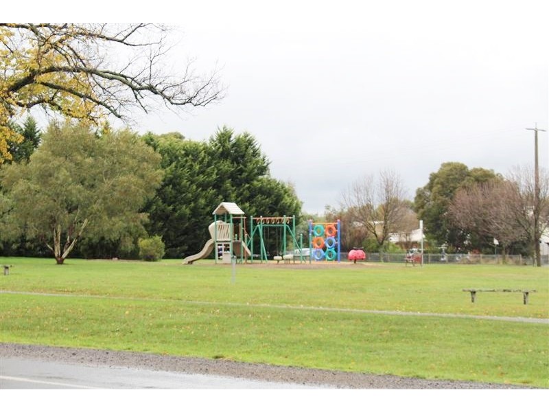 35 Main Road, Romsey VIC 3434
