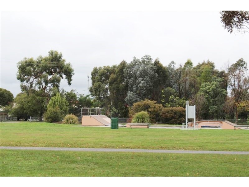 35 Main Road, Romsey VIC 3434