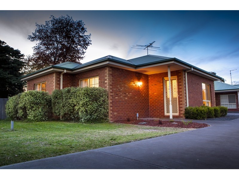 1/22 Howey Street, Gisborne VIC 3437