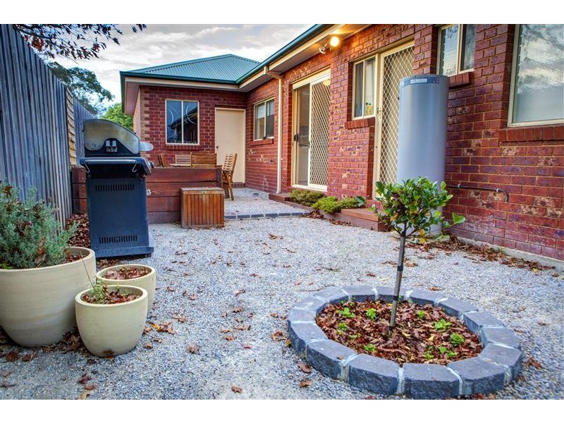 1/22 Howey Street, Gisborne VIC 3437