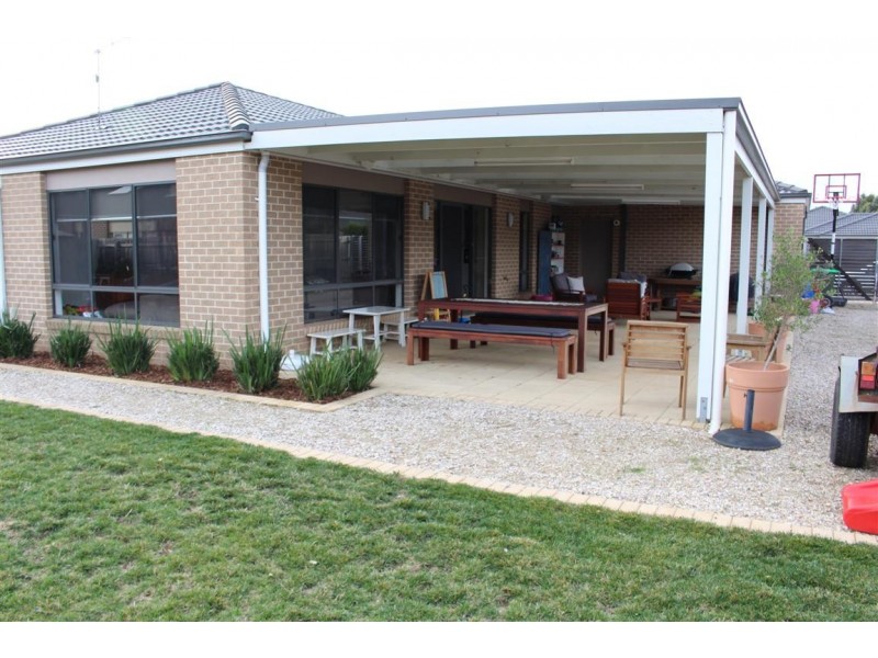 3 Colwyn Crt, New Gisborne VIC 3438