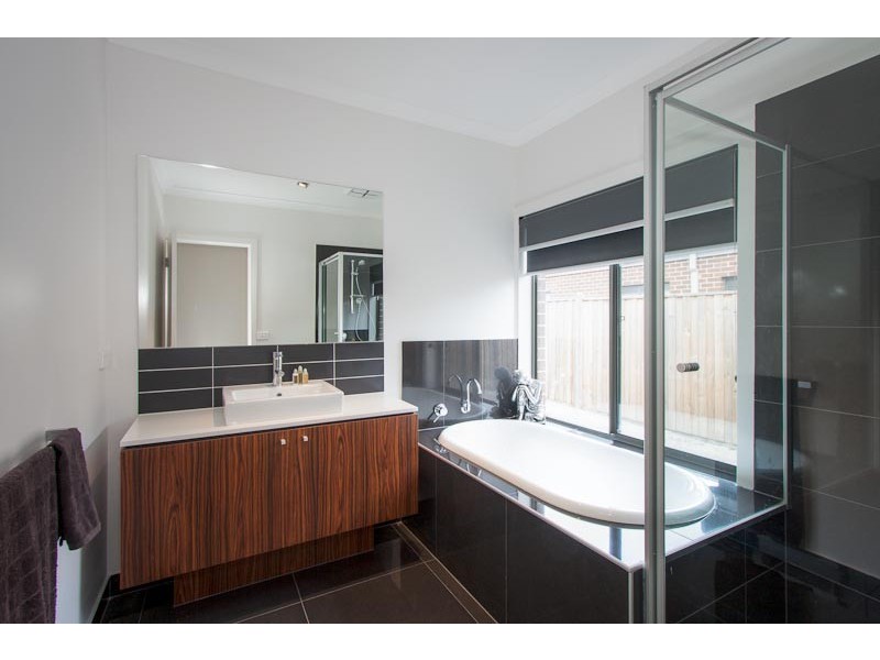 9 Childe Harold Road, Gisborne VIC 3437