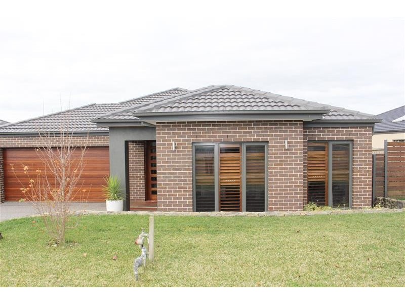 9 Childe Harold Road, Gisborne VIC 3437