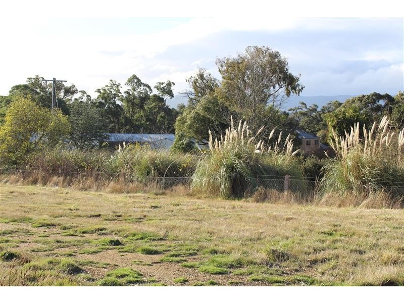 8 Fairway Drive, Gisborne VIC 3437