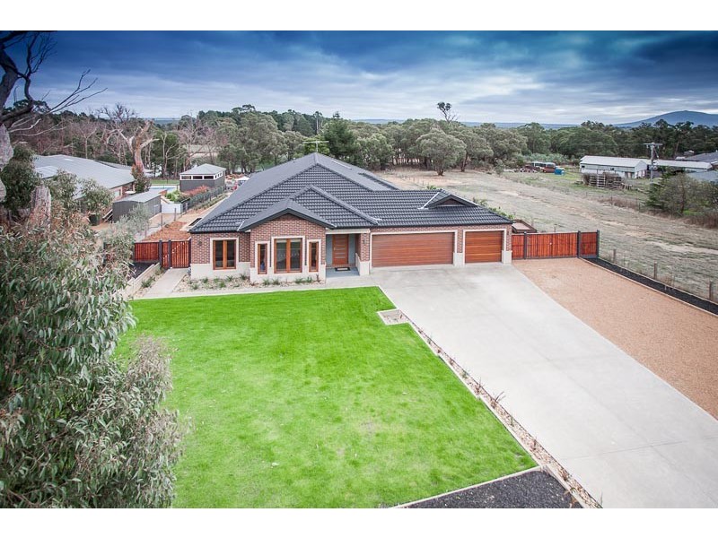 7 Fairway Drive, Gisborne VIC 3437