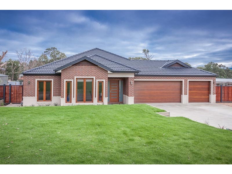 7 Fairway Drive, Gisborne VIC 3437