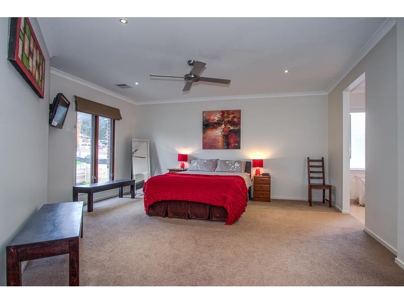 7 Fairway Drive, Gisborne VIC 3437