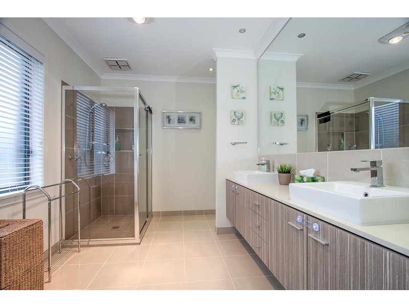 7 Fairway Drive, Gisborne VIC 3437