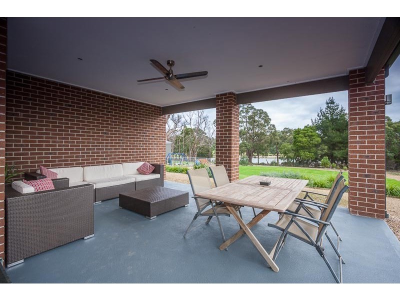 7 Fairway Drive, Gisborne VIC 3437