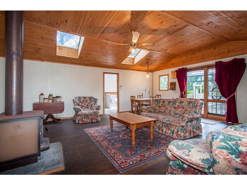 7 McBean Avenue, Macedon VIC 3440