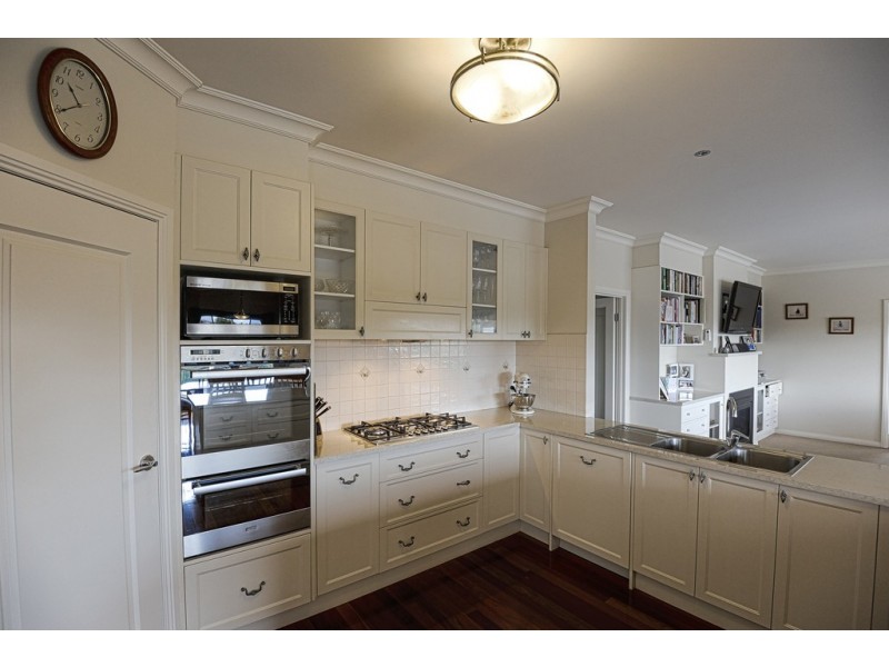 9 Jackson Court, Gisborne VIC 3437