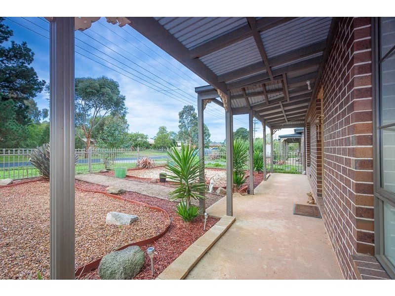 11A Reynolds Grove, Romsey VIC 3434