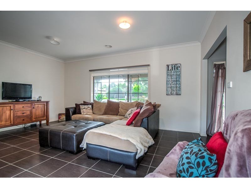 11A Reynolds Grove, Romsey VIC 3434