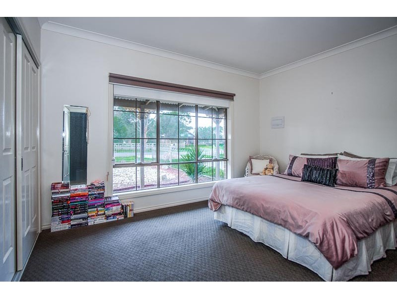 11A Reynolds Grove, Romsey VIC 3434