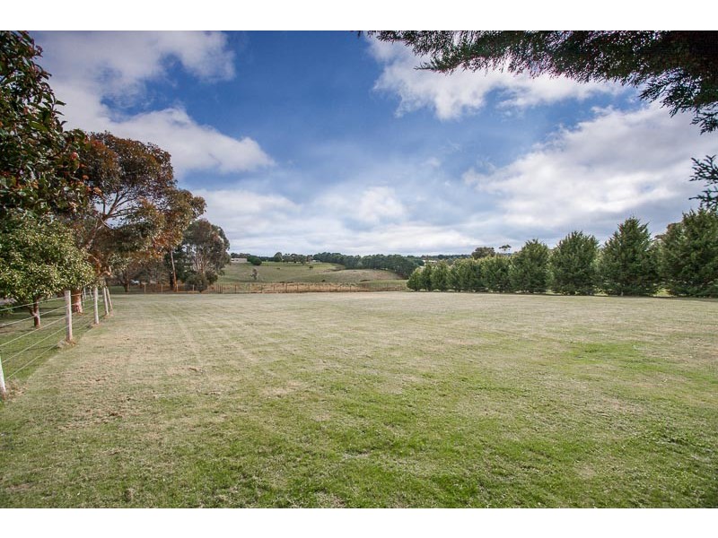 104 Benson Road, Gisborne South VIC 3437