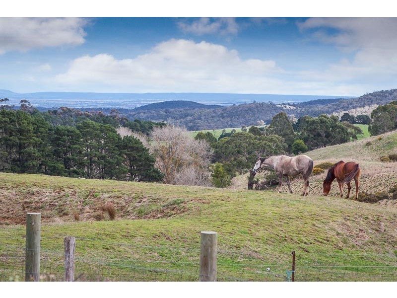 104 Benson Road, Gisborne South VIC 3437