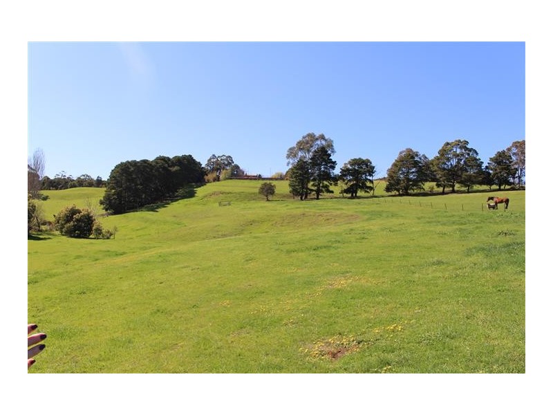 184 Benson Road, Gisborne South VIC 3437