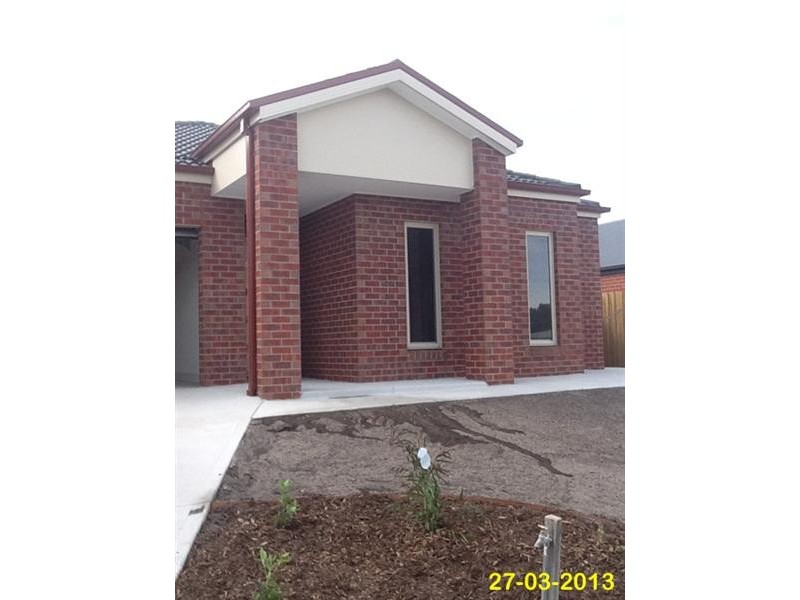 16 Tree Change Way, Woodend VIC 3442