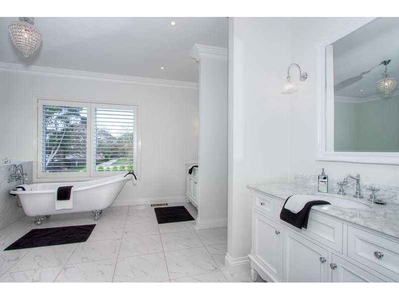 9 Alcheringa Court, Gisborne VIC 3437