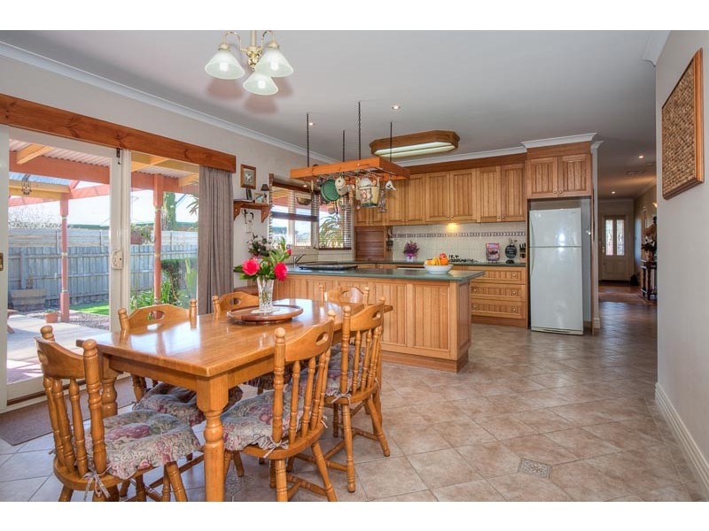 10 Wodalla Grove, New Gisborne VIC 3438