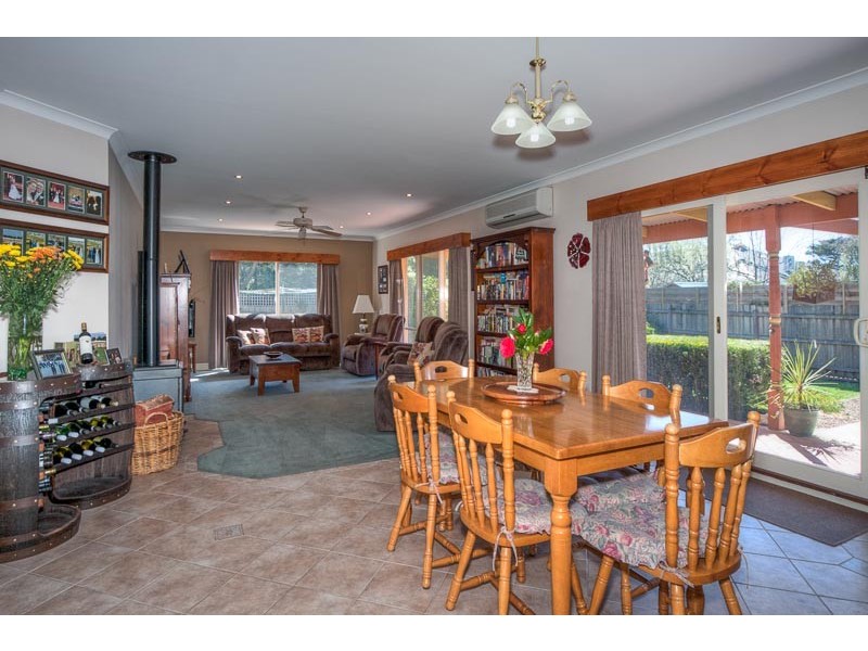 10 Wodalla Grove, New Gisborne VIC 3438