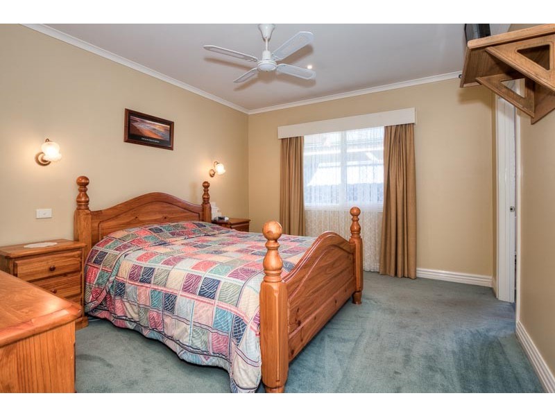 10 Wodalla Grove, New Gisborne VIC 3438