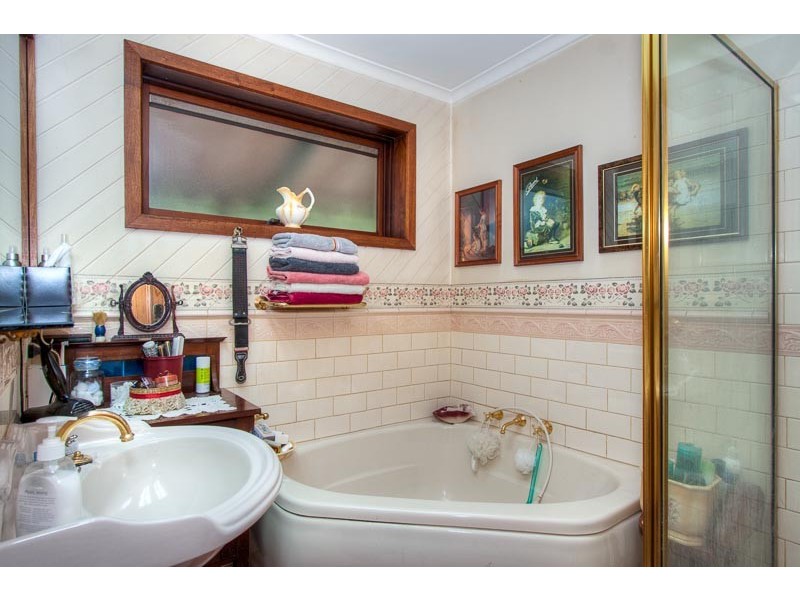 60 Marshall Avenue, Macedon VIC 3440