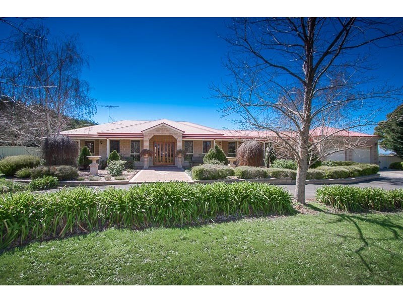 242 Couangalt Road, Gisborne South VIC 3437