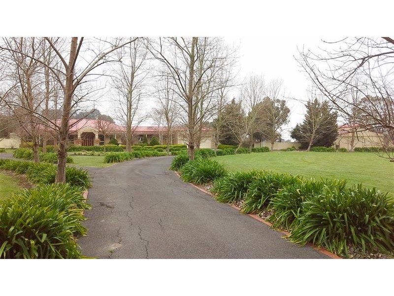 242 Couangalt Road, Gisborne South VIC 3437