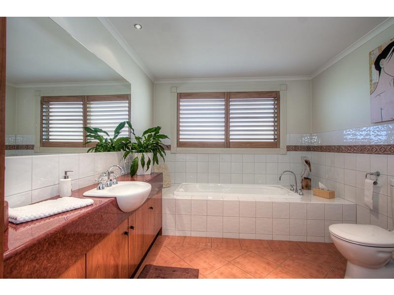 242 Couangalt Road, Gisborne South VIC 3437