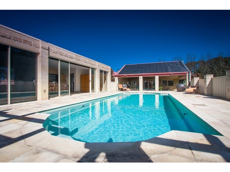 242 Couangalt Road, Gisborne South VIC 3437