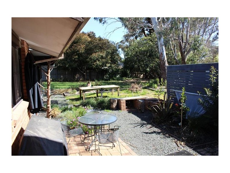 2 Cedar Crt, Gisborne VIC 3437