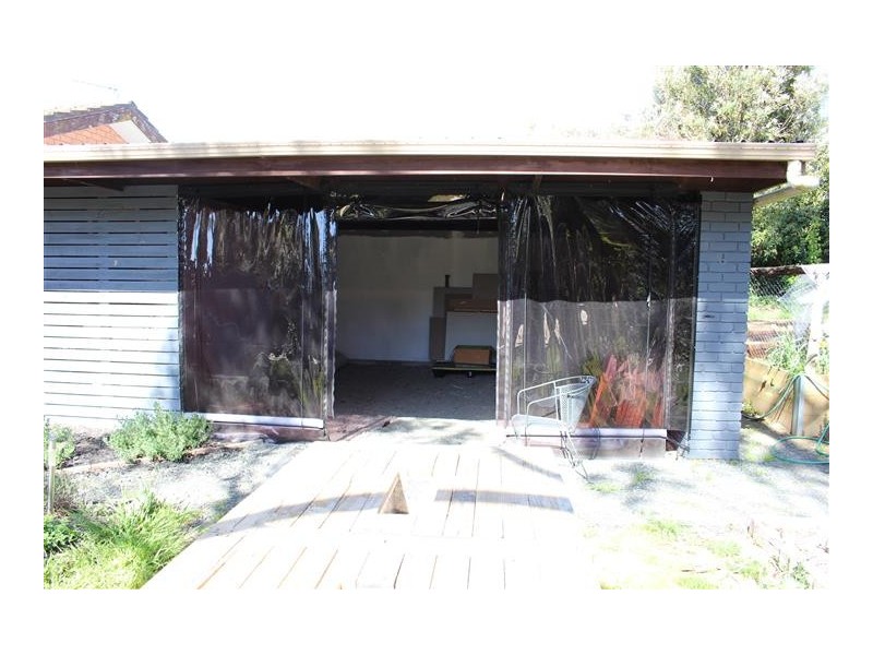 2 Cedar Crt, Gisborne VIC 3437