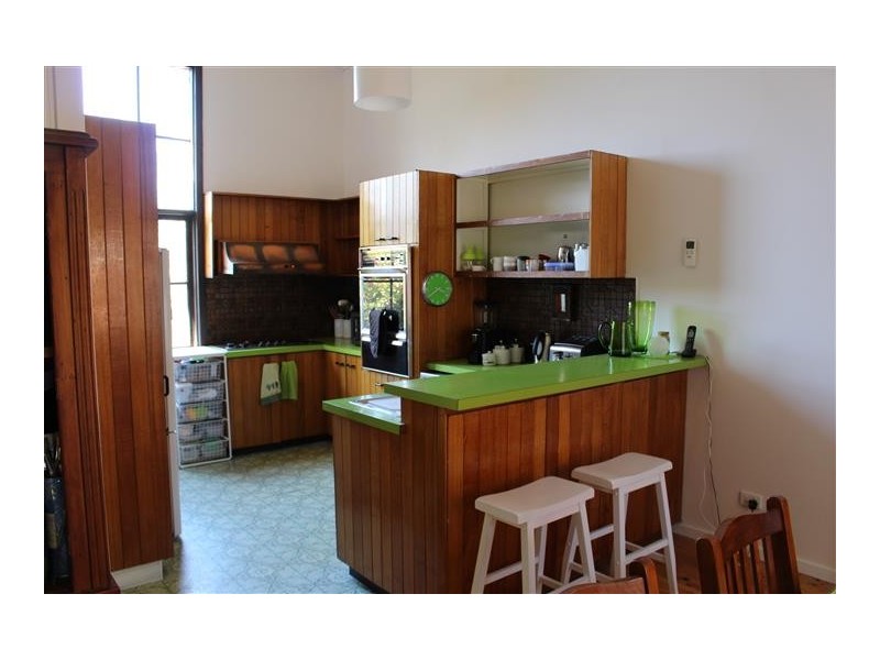 2 Cedar Crt, Gisborne VIC 3437