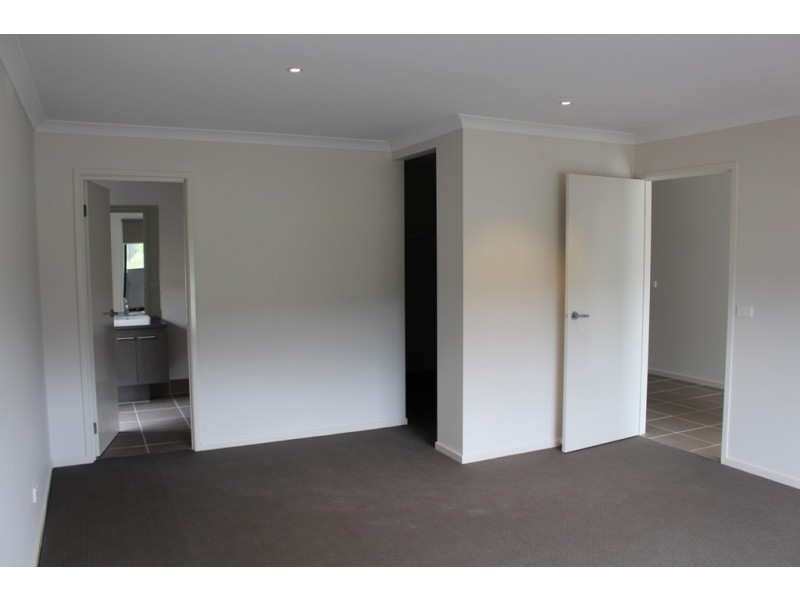 4 Manassa Drive, Gisborne VIC 3437