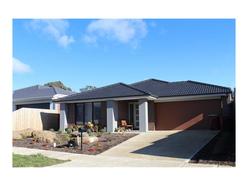 4 Manassa Drive, Gisborne VIC 3437