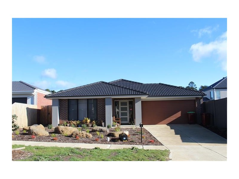 4 Manassa Drive, Gisborne VIC 3437